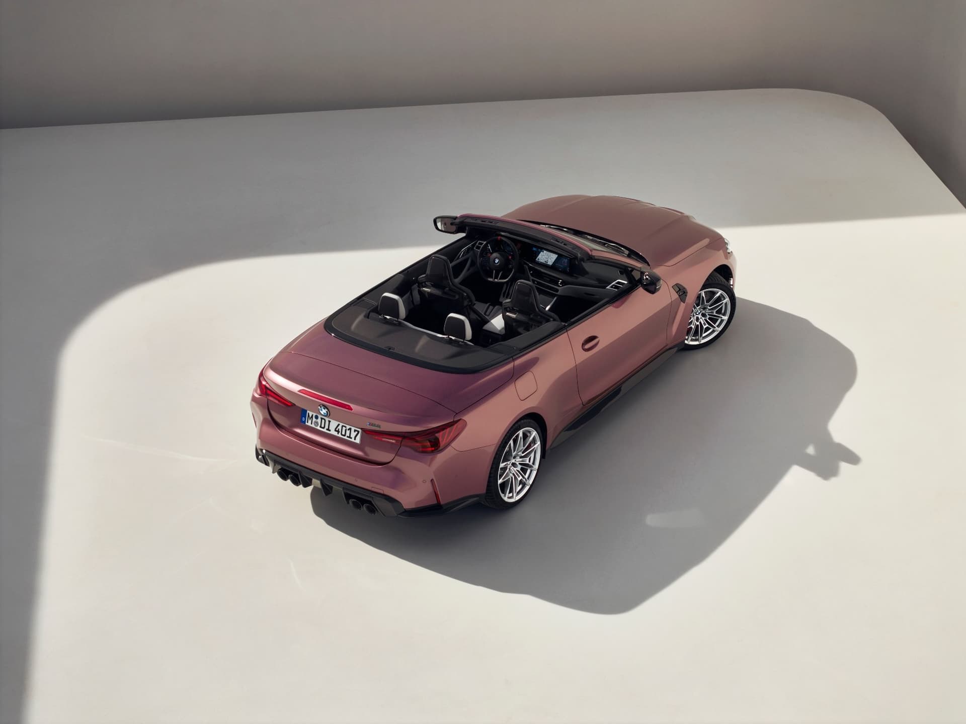 auto_bmw_nowe-samochody_bmw-m4-cabrio_48fbcfd7 Czteromiejscowy kabriolet. Układ siedzeń w BMW M4 Convertible