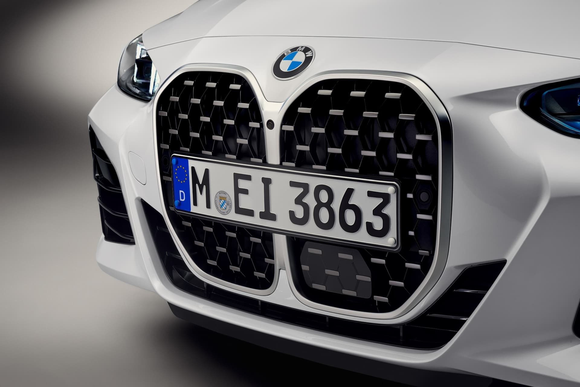 auto_bmw_nowe-samochody_bmw-serii-4-cabrio_e84f5f57 Nerki BMW 4 Cabrio. Inny samochód niż Seria 3.