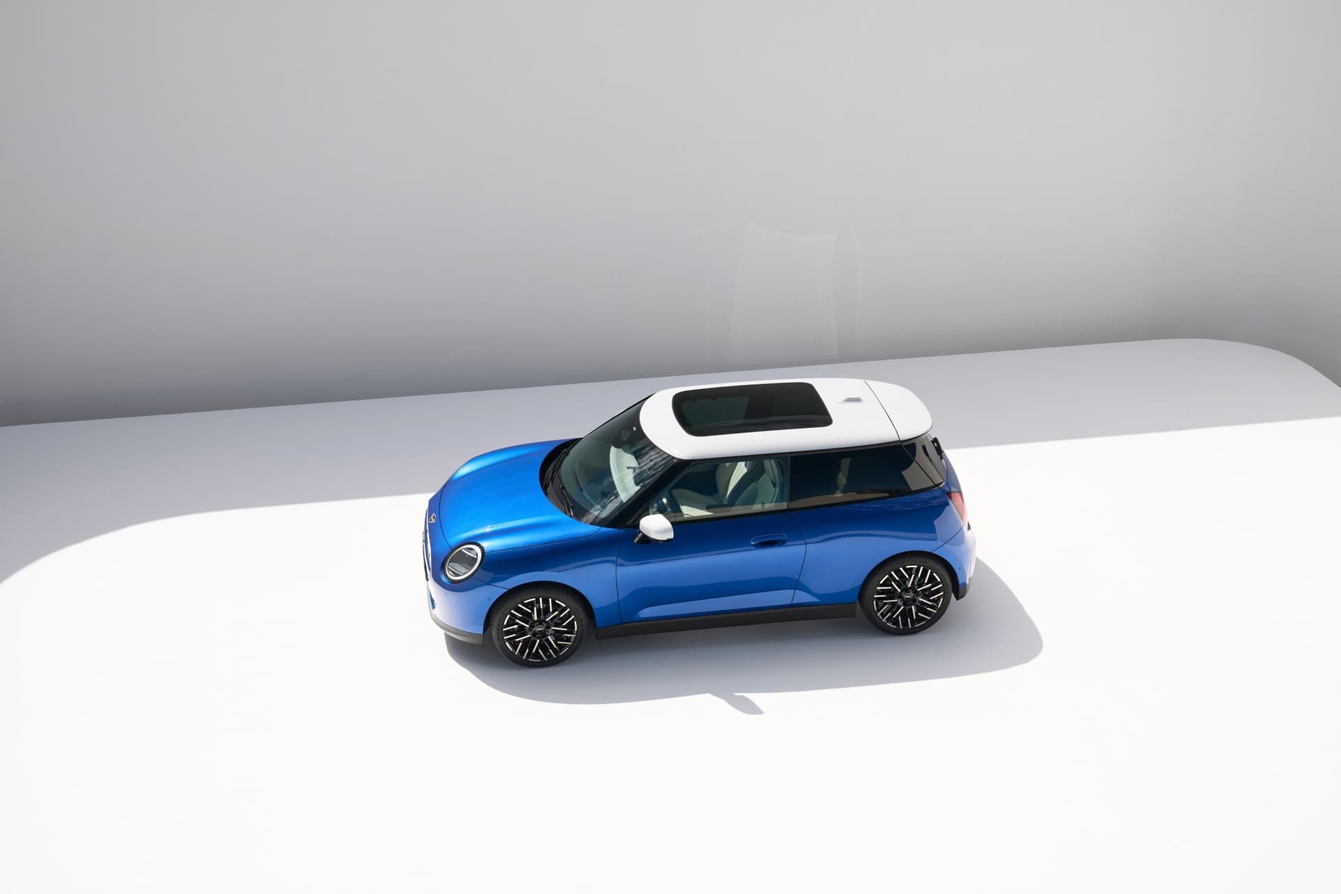 auto_mini_nowe-samochody_electric_f7de9e6e Dach panoramiczny, nowe MINI Hatch 3d