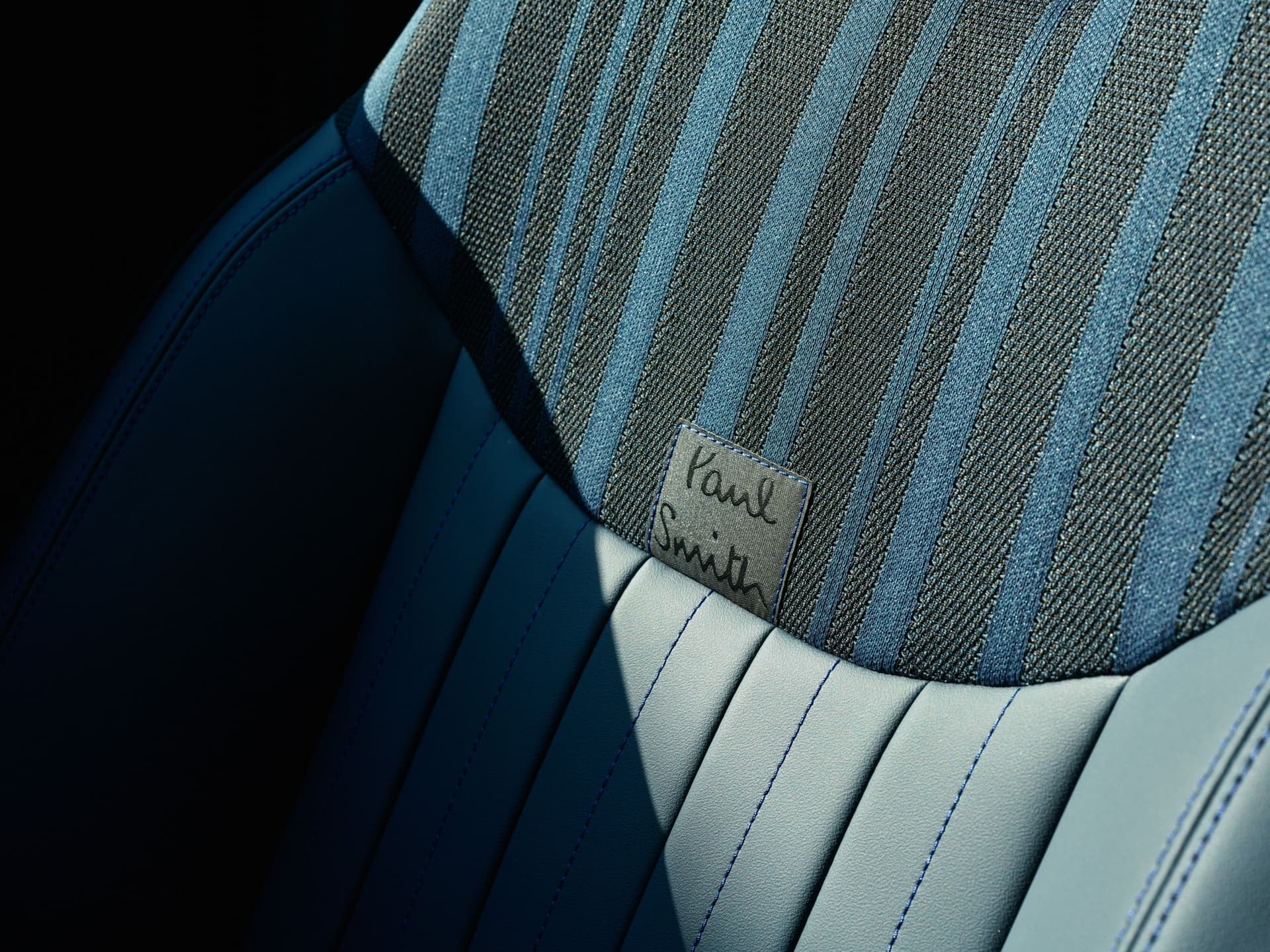 auto_mini_nowe-samochody_paul-smith_a8e1034d Tapicerka fotela Paul Smith