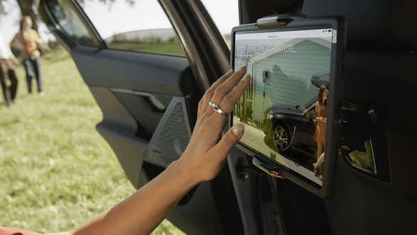 Uchwyt na tablety BMW Pro do systemu Travel & Comfort