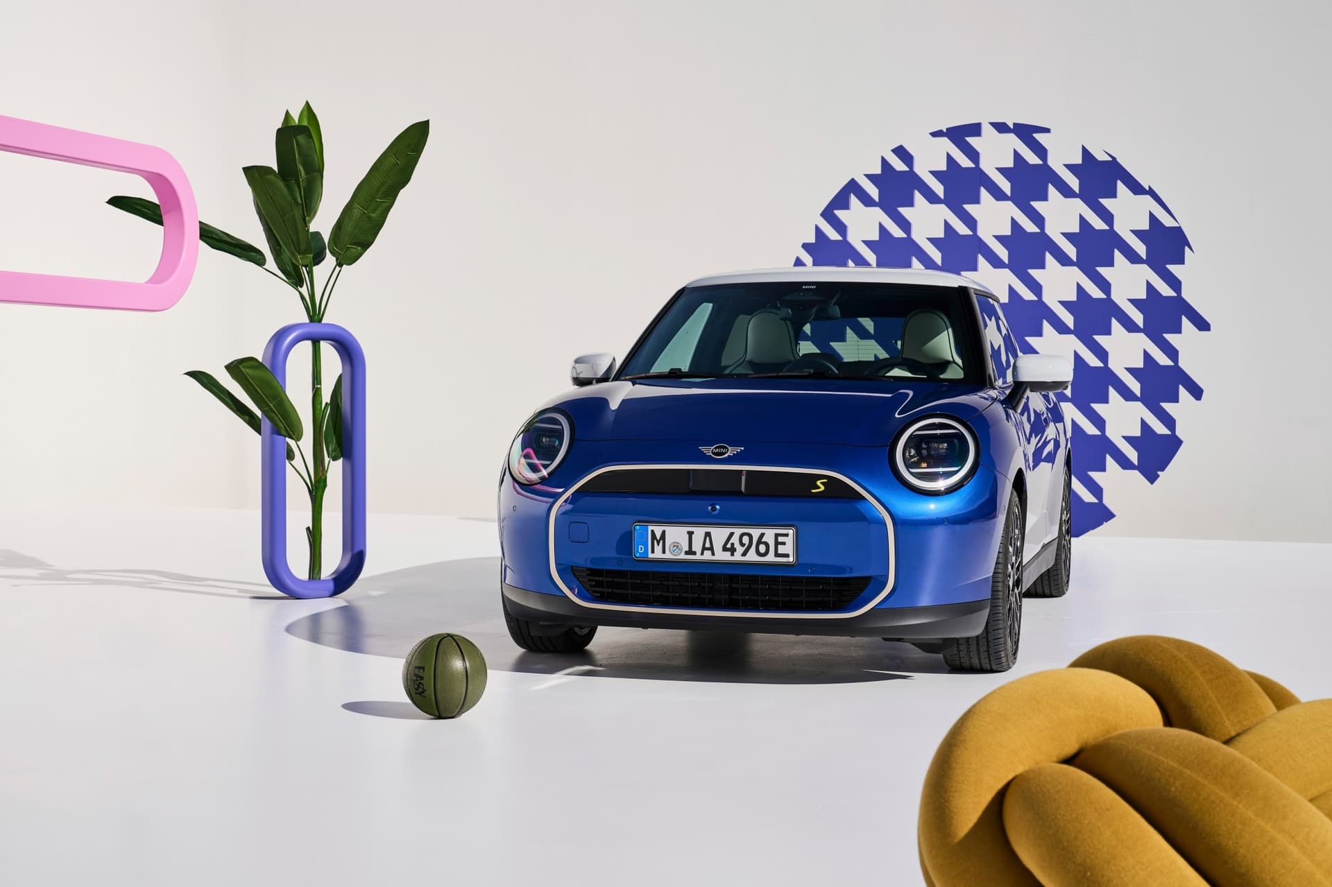 Nowe MINI gra w piłkę nożną. Brytyjski football.